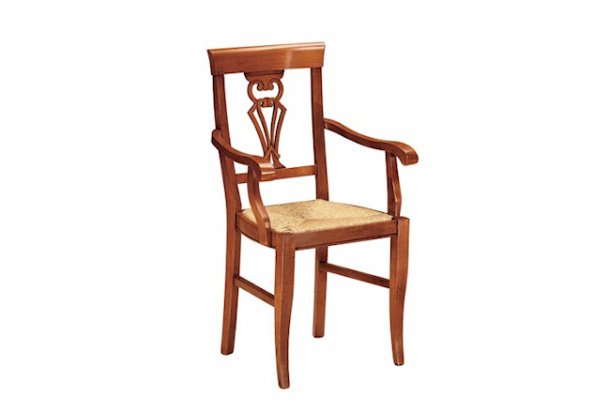 Chair with armrests with straw seat 